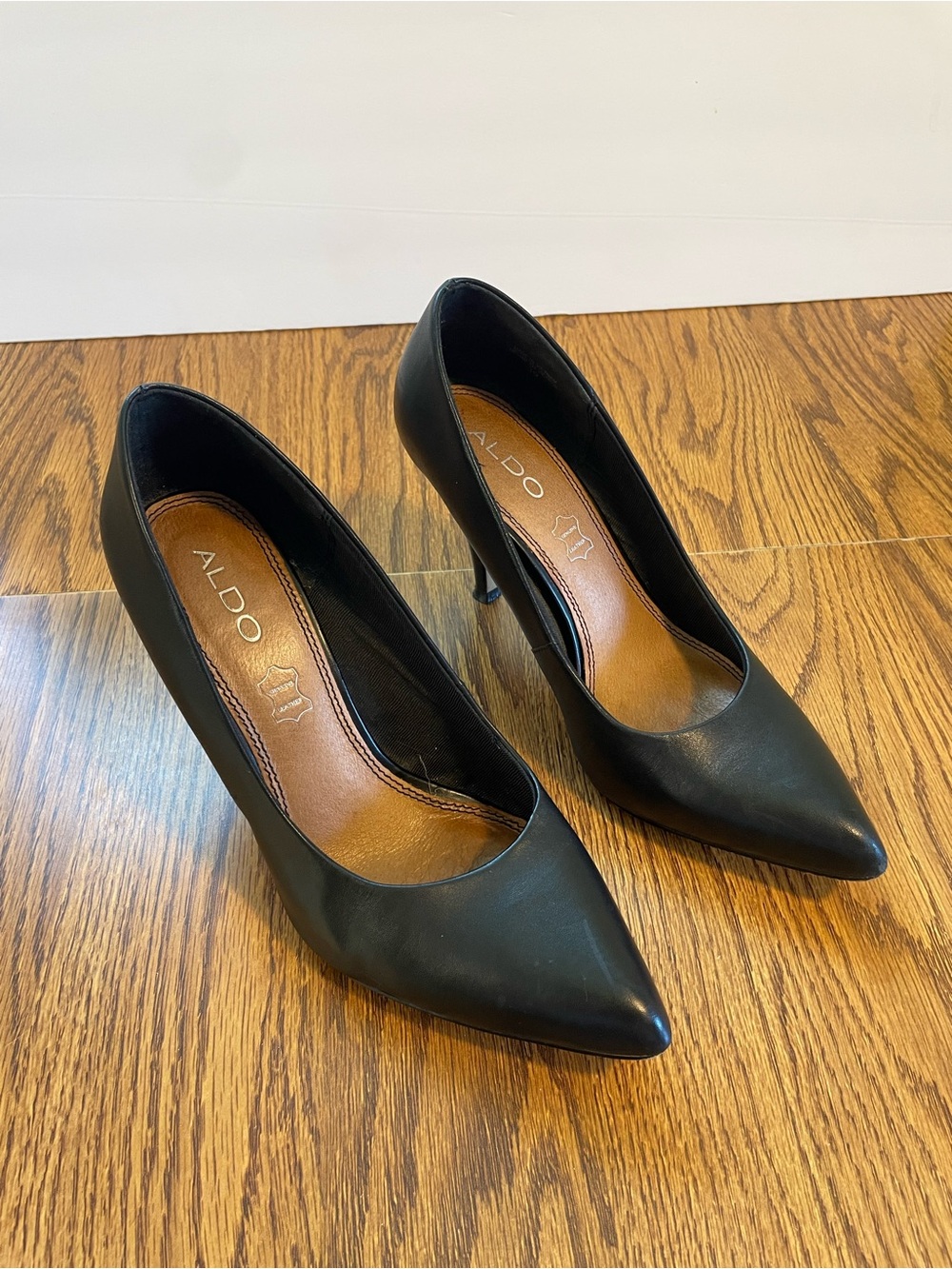 ALDO Heels Women’s 8.5 Black Leather Pointed Toe 3” High Heel Pumps Career